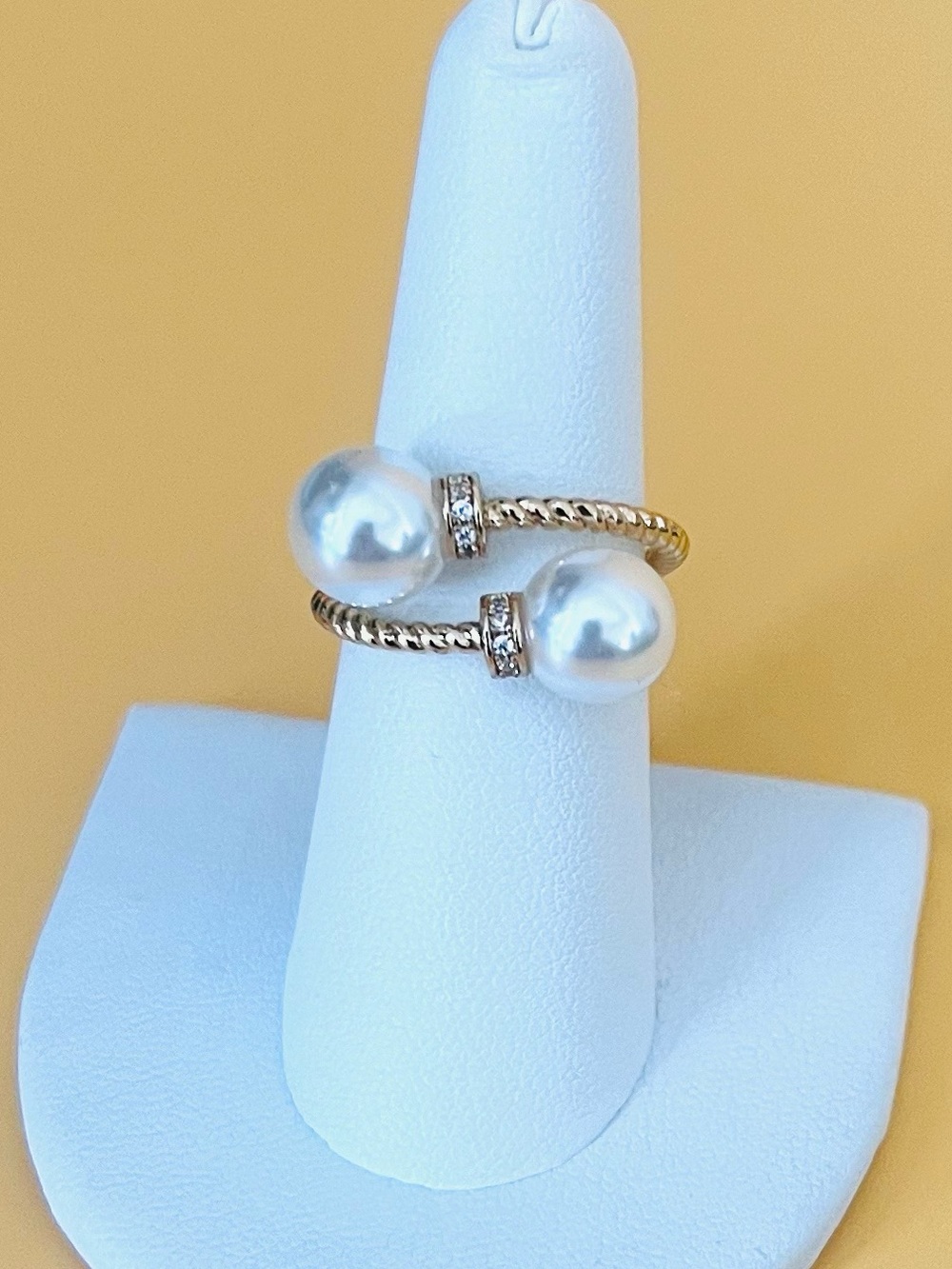 Elegant Gold  plated and Pearl Women's Ring adjustable size